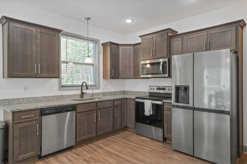 1925 Harbor Ln Dandridge, TN 37725