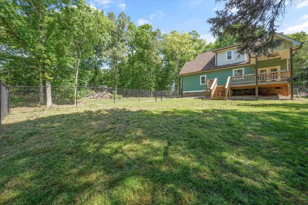 1925 Harbor Ln Dandridge, TN 37725