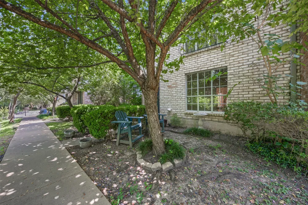 1904 Rosetti Drive #109 Austin, TX 78752