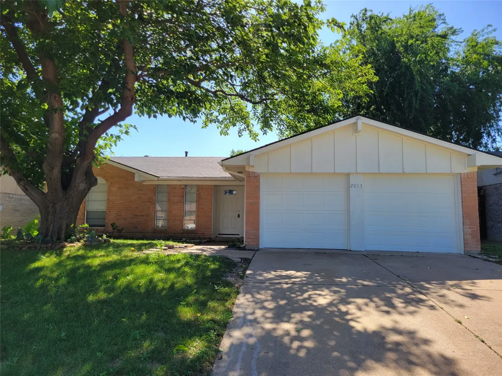 2013 Victoria Drive
