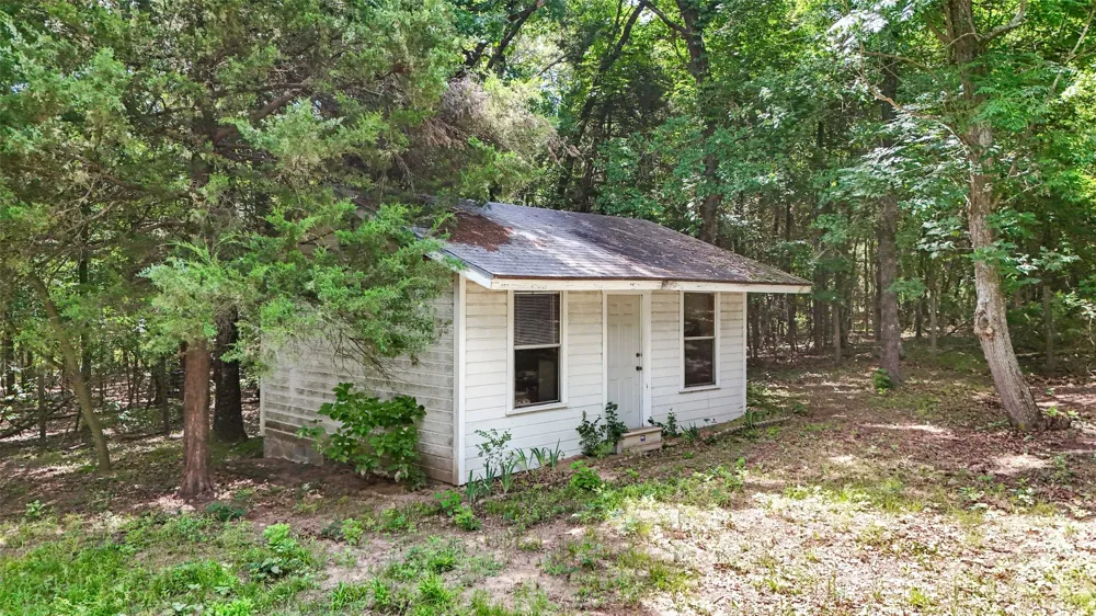3870 County Road 45080 Arthur City, TX 75411