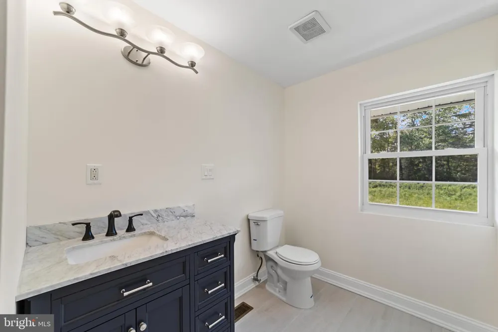 812 W MALAGA ROAD Williamstown, NJ 08094