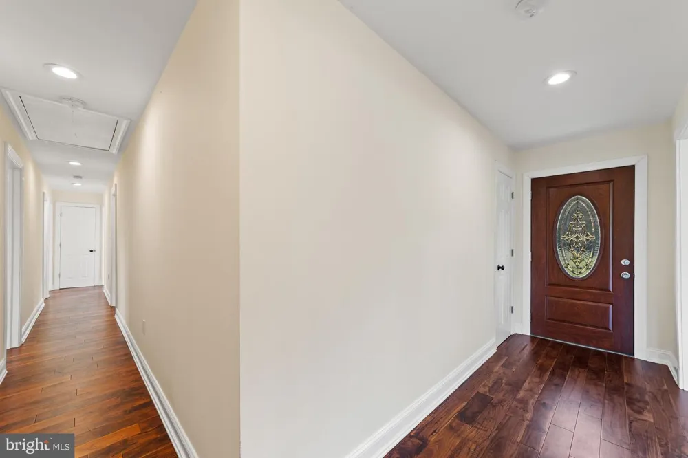 812 W MALAGA ROAD Williamstown, NJ 08094