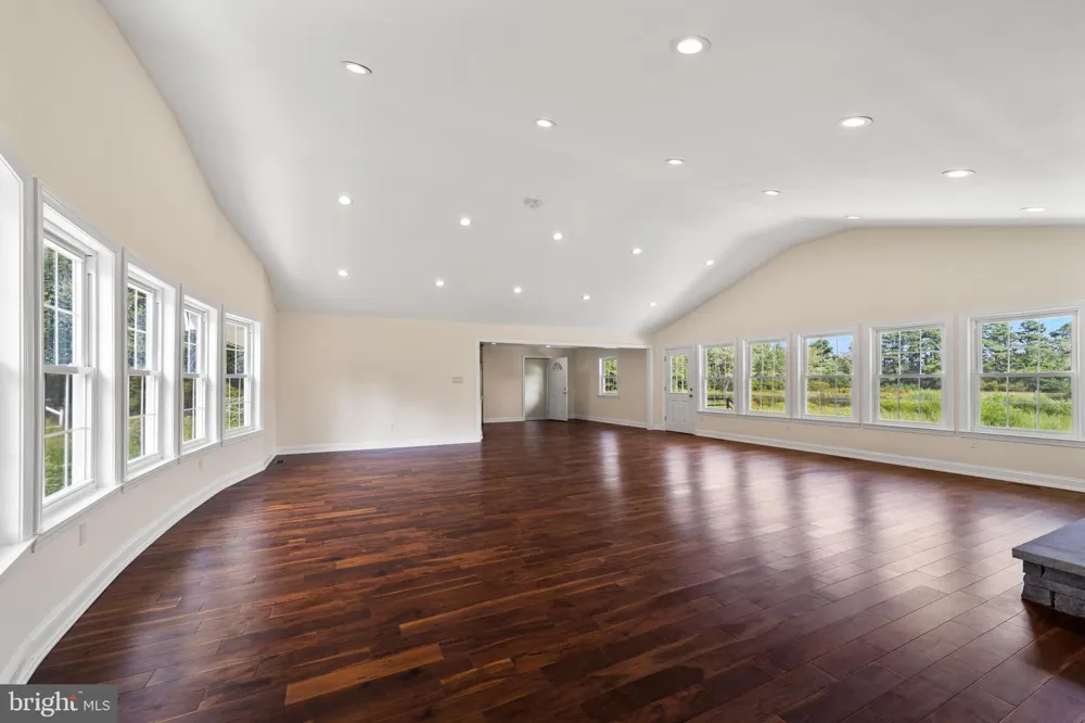 812 W MALAGA ROAD Williamstown, NJ 08094