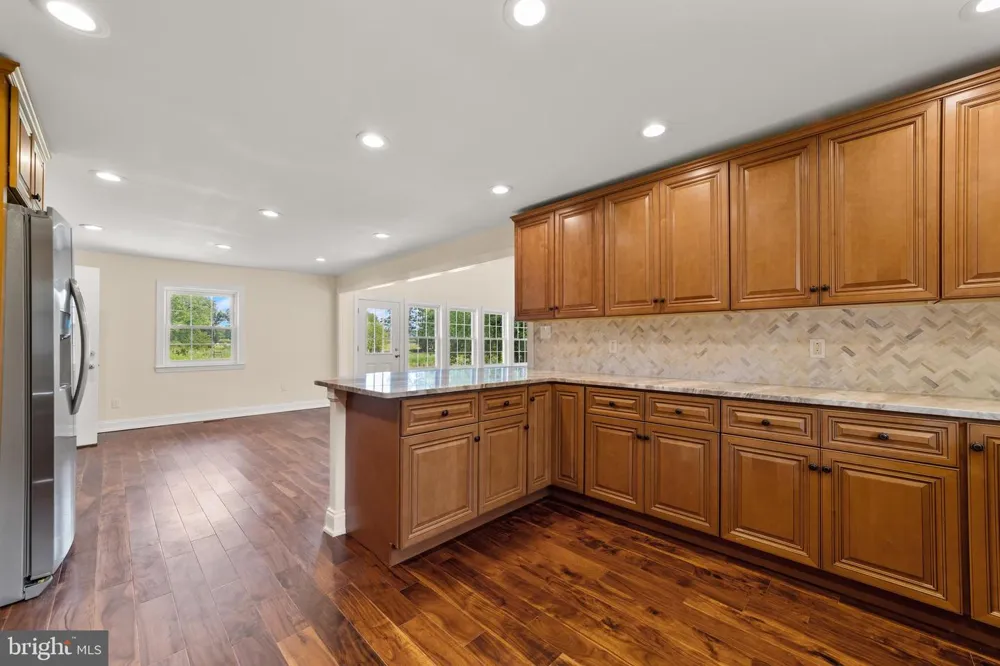 812 W MALAGA ROAD Williamstown, NJ 08094