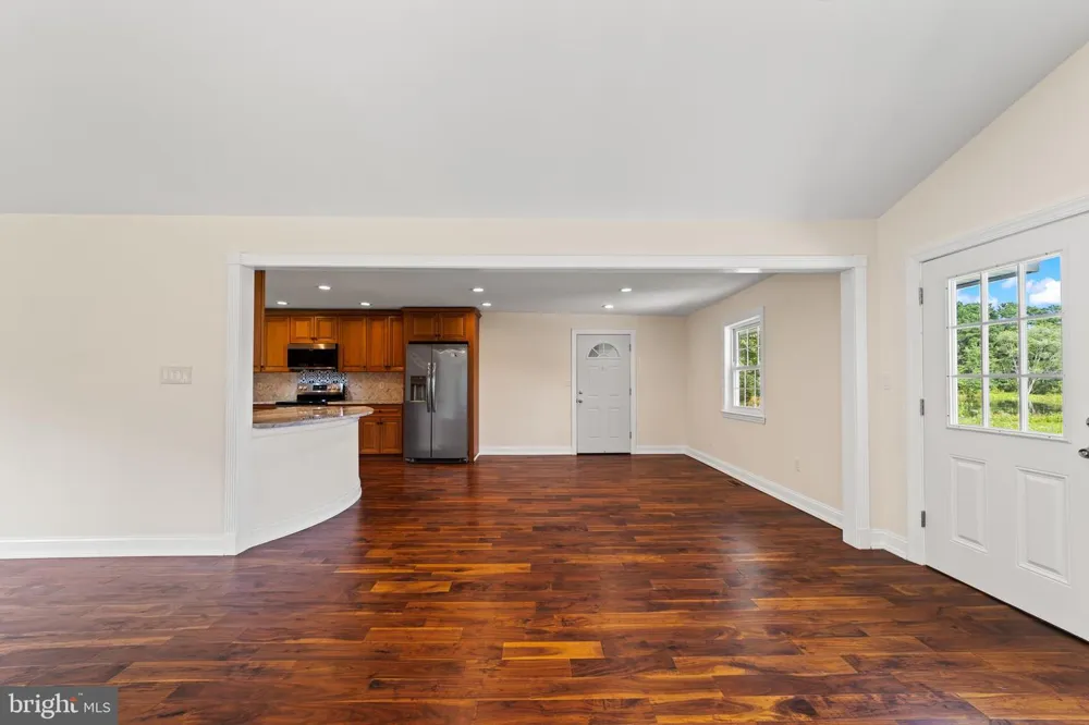 812 W MALAGA ROAD Williamstown, NJ 08094