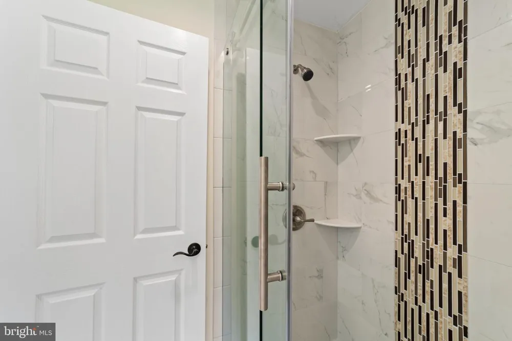 812 W MALAGA ROAD Williamstown, NJ 08094
