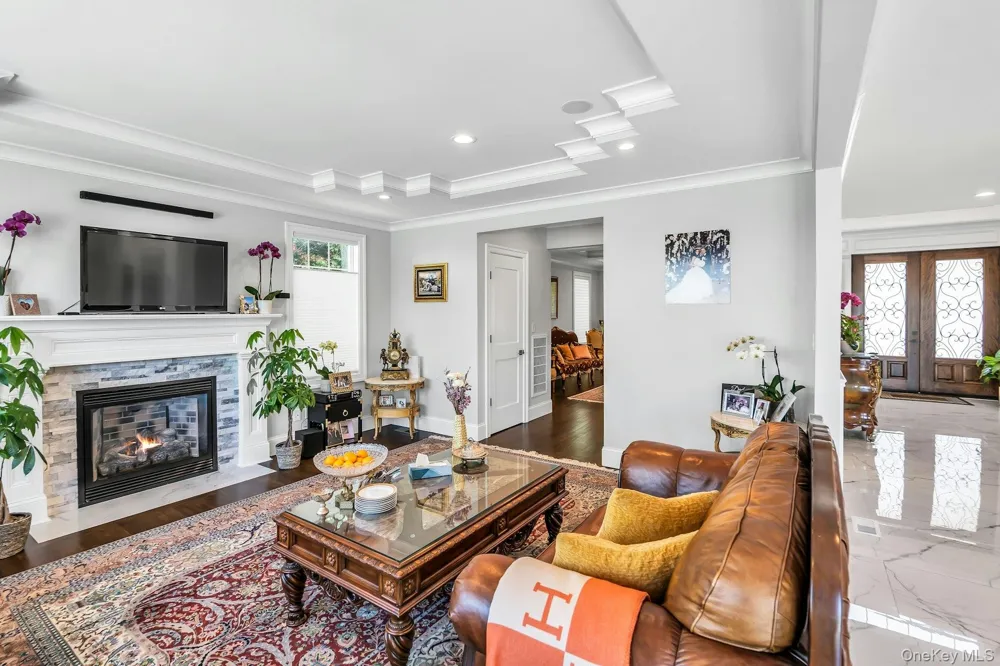 12 Barbara Lane Glen Cove, NY 11542