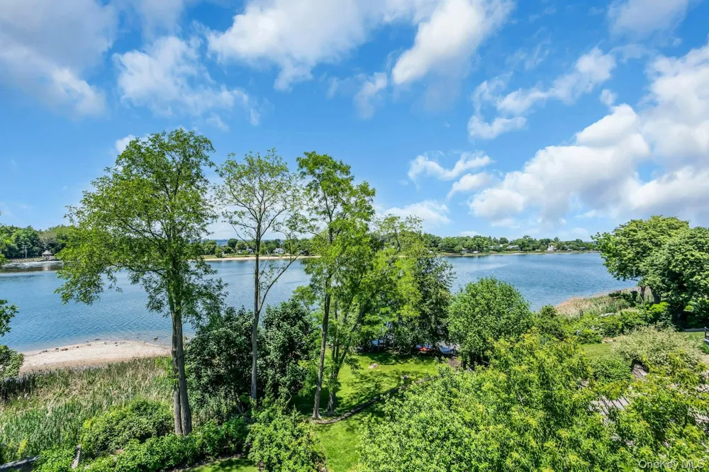 12 Barbara Lane Glen Cove, NY 11542