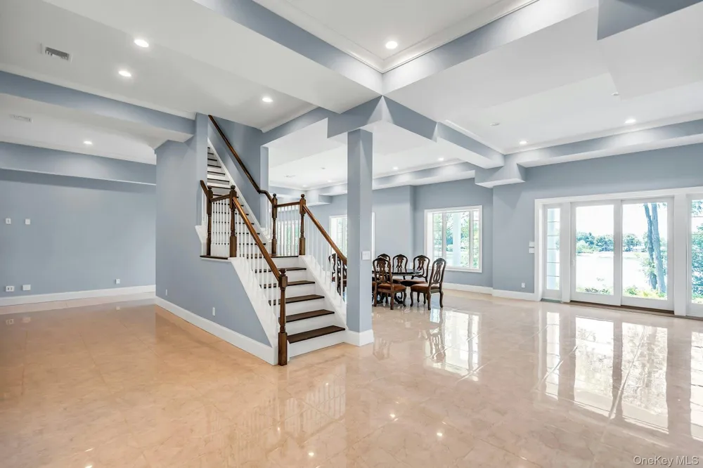 12 Barbara Lane Glen Cove, NY 11542