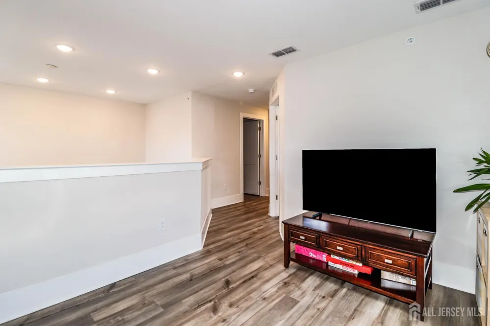715 Station Road Dunellen, NJ 08812