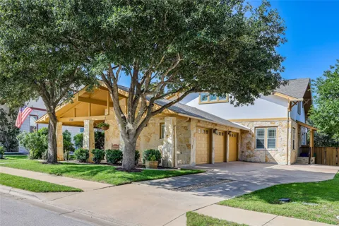 2718 Grand Oaks Loop