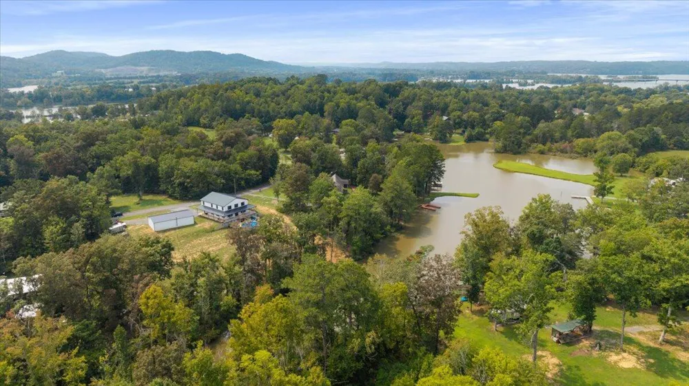 132 Hiwassee Drive Decatur, TN 37322