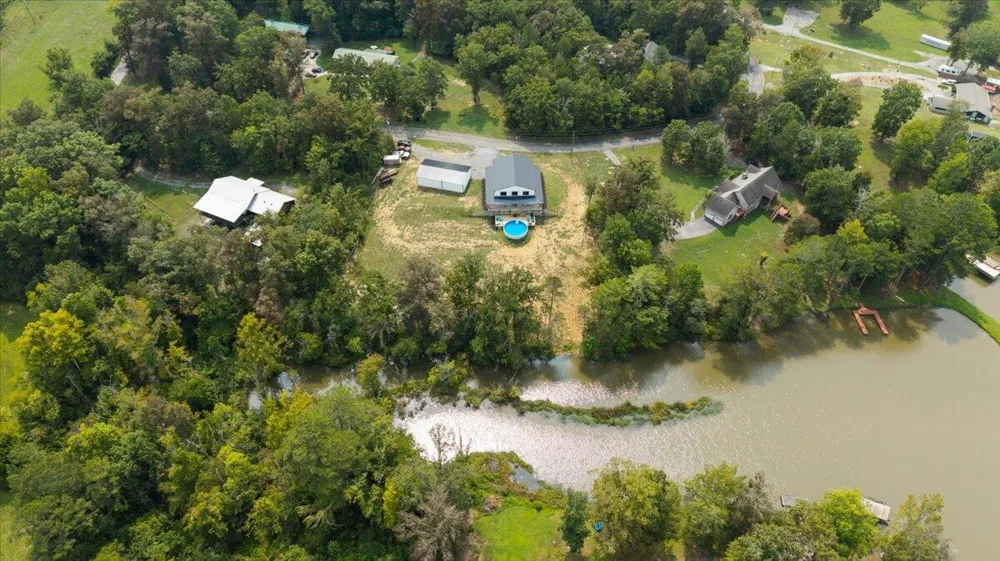 132 Hiwassee Drive Decatur, TN 37322