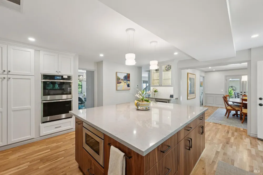 3335 Scrub Oak Avenue Santa Rosa, CA 95404