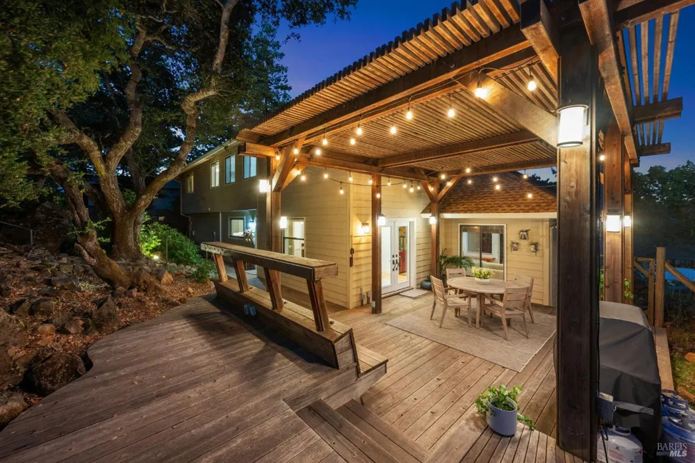 3335 Scrub Oak Avenue Santa Rosa, CA 95404