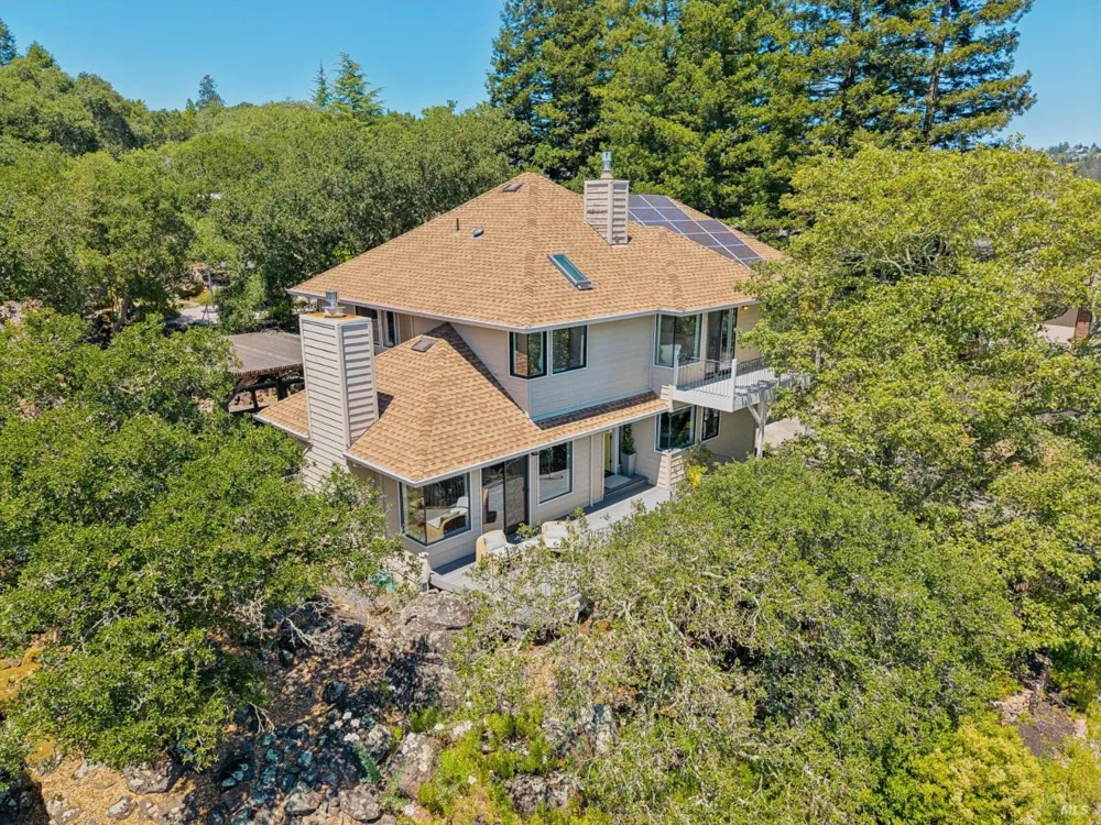 3335 Scrub Oak Avenue Santa Rosa, CA 95404
