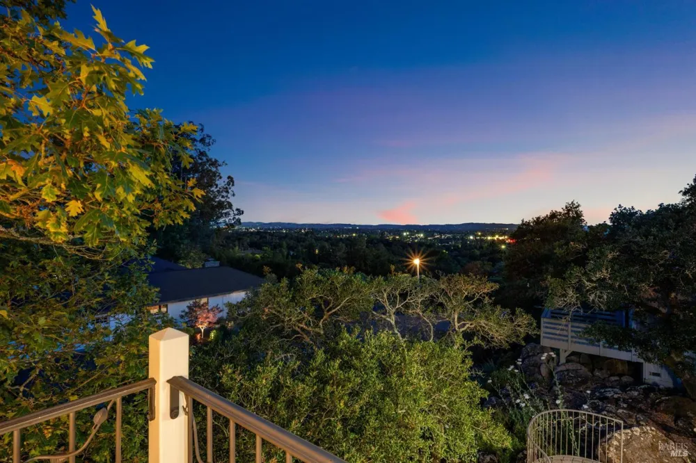 3335 Scrub Oak Avenue Santa Rosa, CA 95404