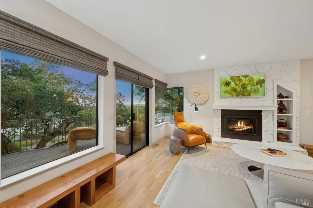 3335 Scrub Oak Avenue Santa Rosa, CA 95404