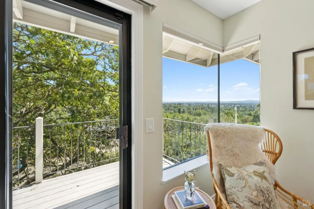 3335 Scrub Oak Avenue Santa Rosa, CA 95404