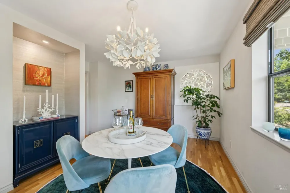 3335 Scrub Oak Avenue Santa Rosa, CA 95404