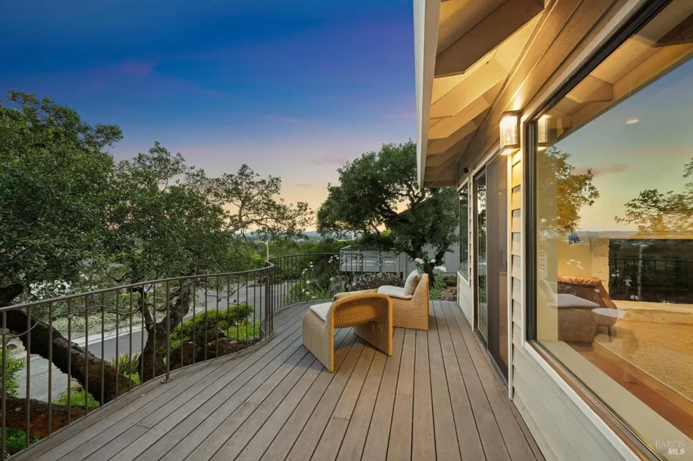 3335 Scrub Oak Avenue Santa Rosa, CA 95404