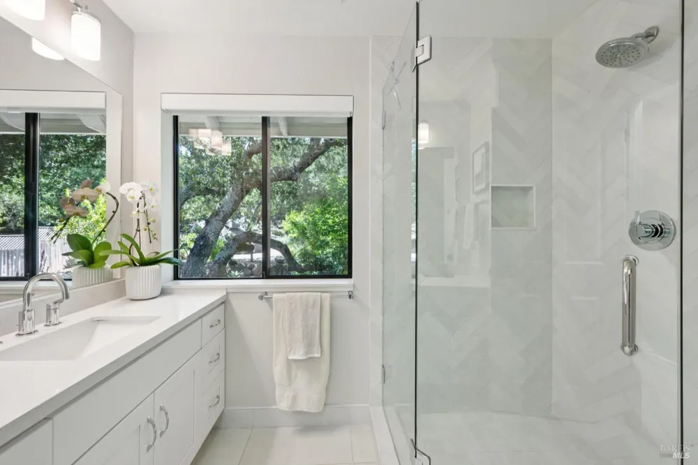 3335 Scrub Oak Avenue Santa Rosa, CA 95404