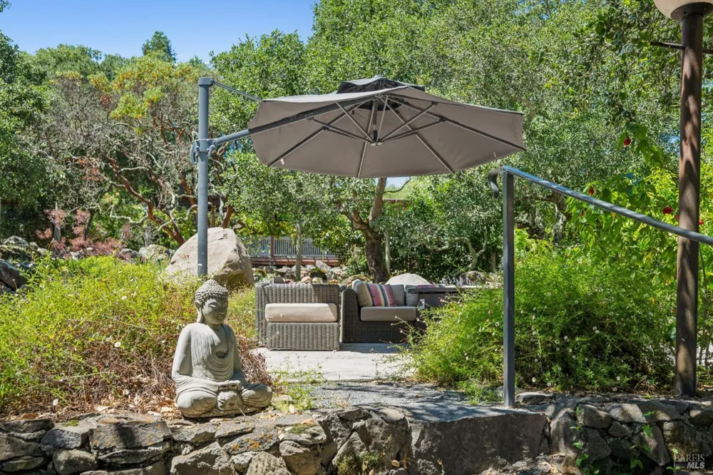 3335 Scrub Oak Avenue Santa Rosa, CA 95404