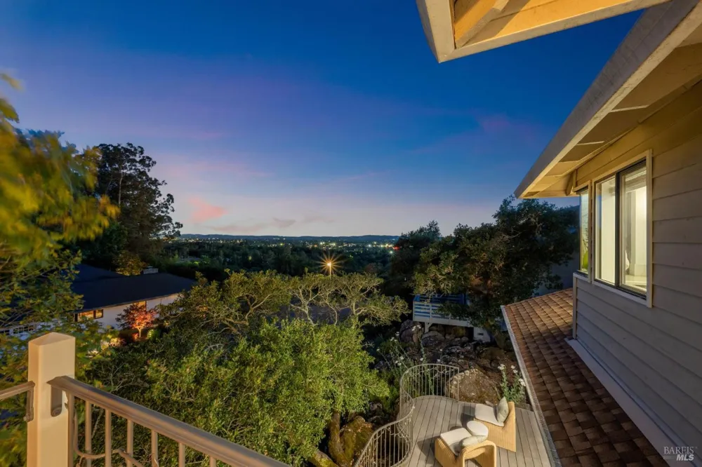 3335 Scrub Oak Avenue Santa Rosa, CA 95404