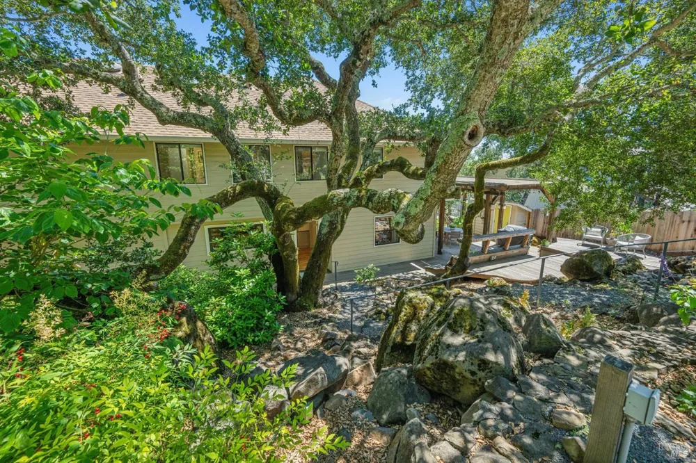 3335 Scrub Oak Avenue Santa Rosa, CA 95404