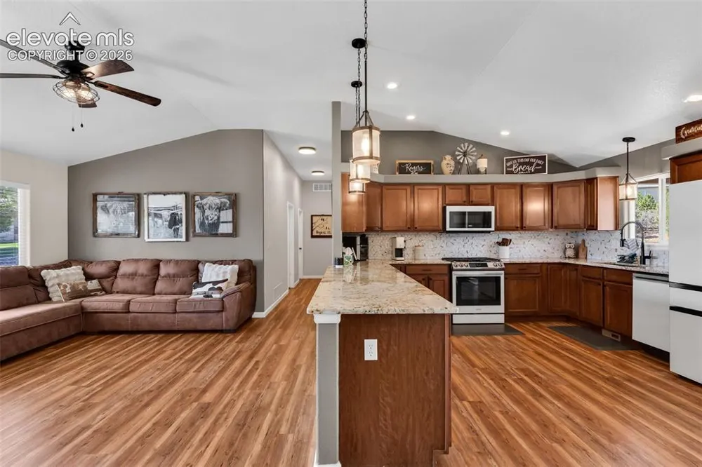35 Cougar Loop Canon City, CO 81212