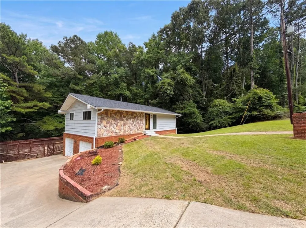 3630 Creekview Circle