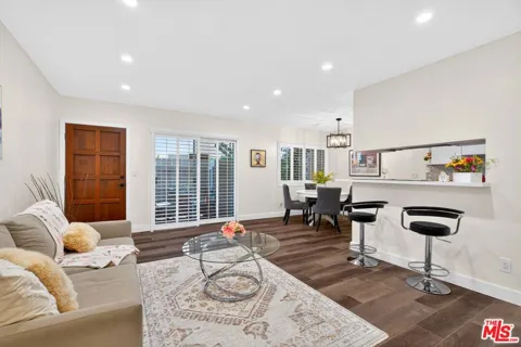 1522 S Centinela Avenue #101