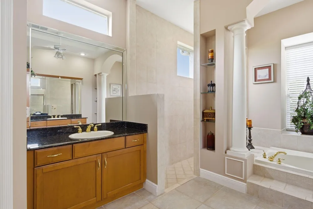 5442 MILLBROOK WAY Palm Harbor, FL 34685