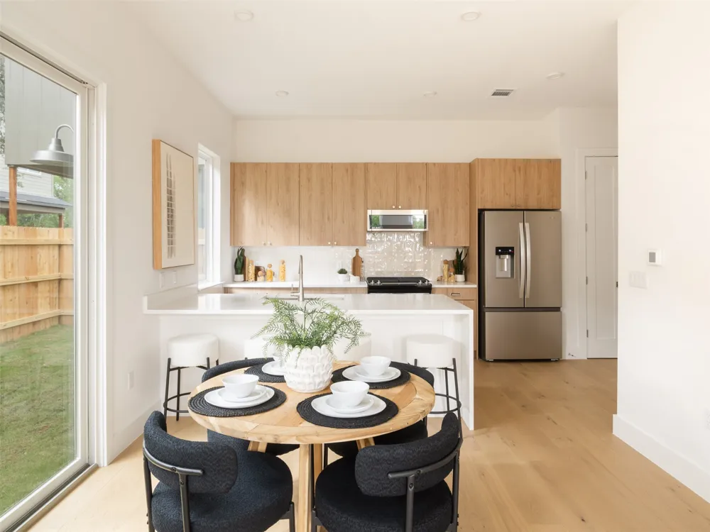 6409 Bradsher #B Austin, TX 78745