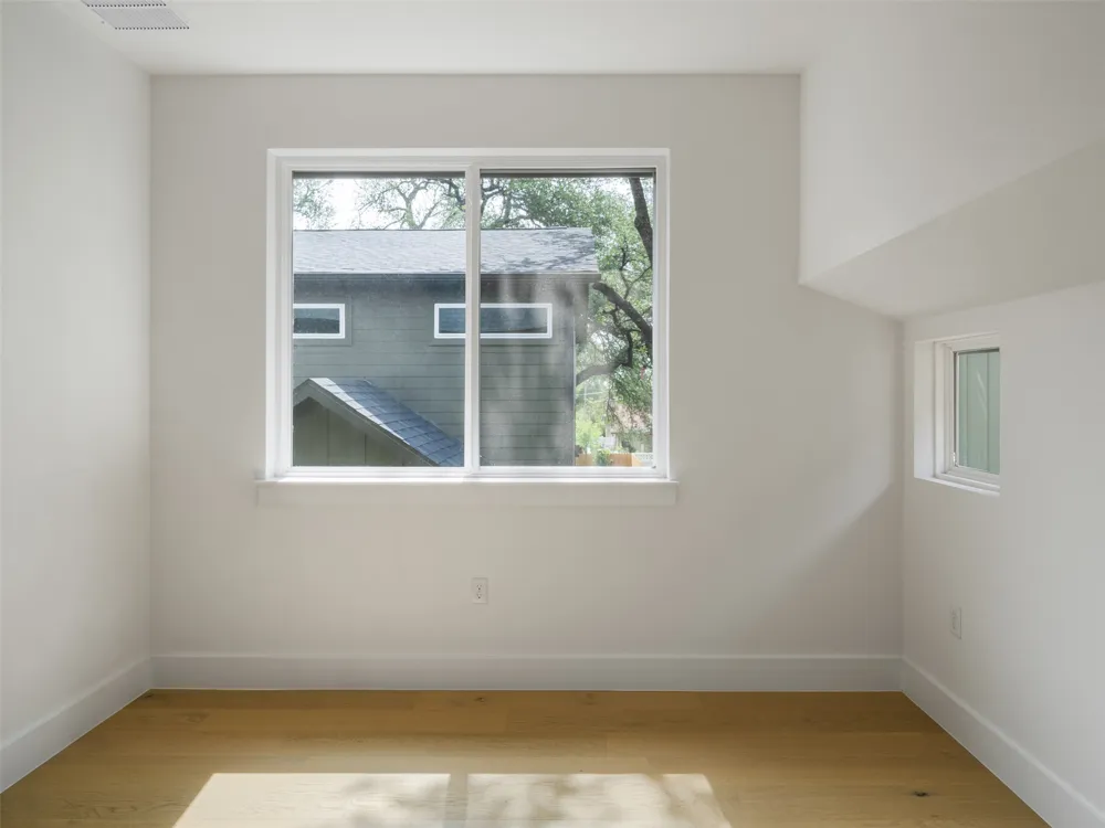 6409 Bradsher #B Austin, TX 78745