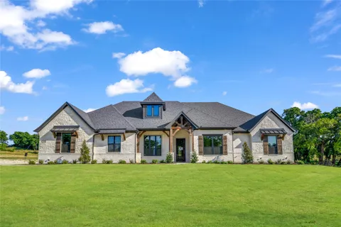 120 Daggett Drive
