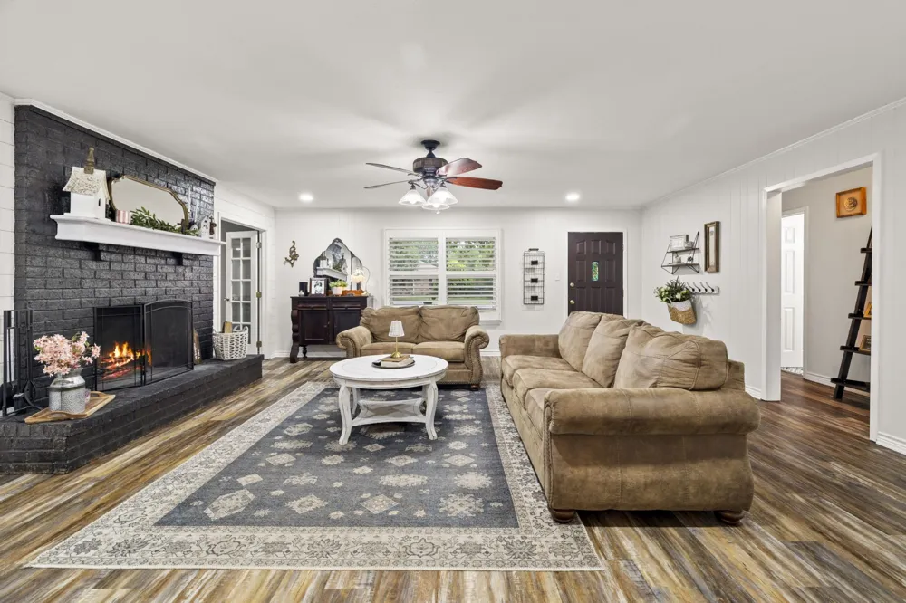 668 County Road 2436 Mineola, TX 75773