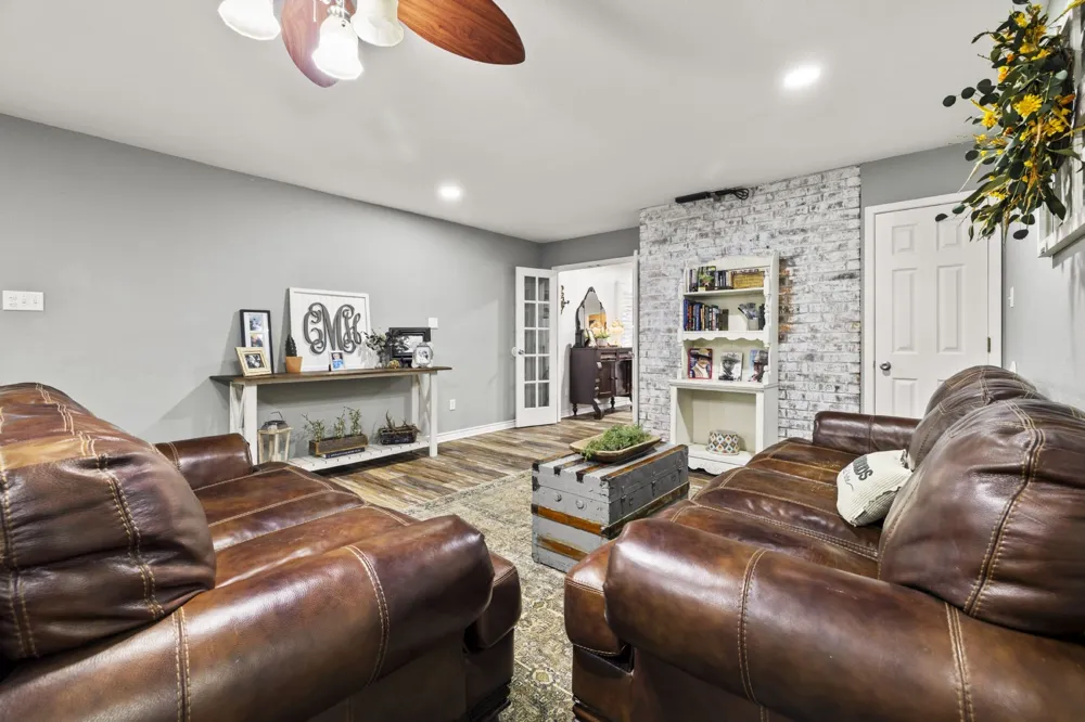 668 County Road 2436 Mineola, TX 75773