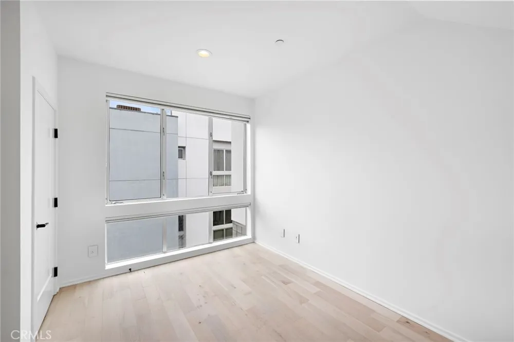 4151 Redwood Avenue #106 Los Angeles, CA 90066