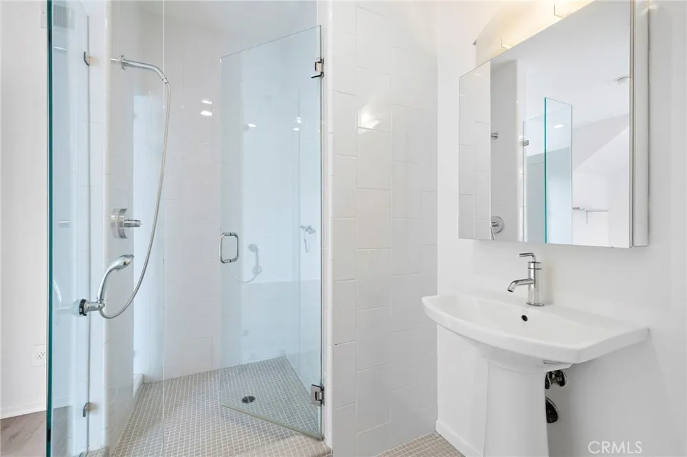 4151 Redwood Avenue #106 Los Angeles, CA 90066