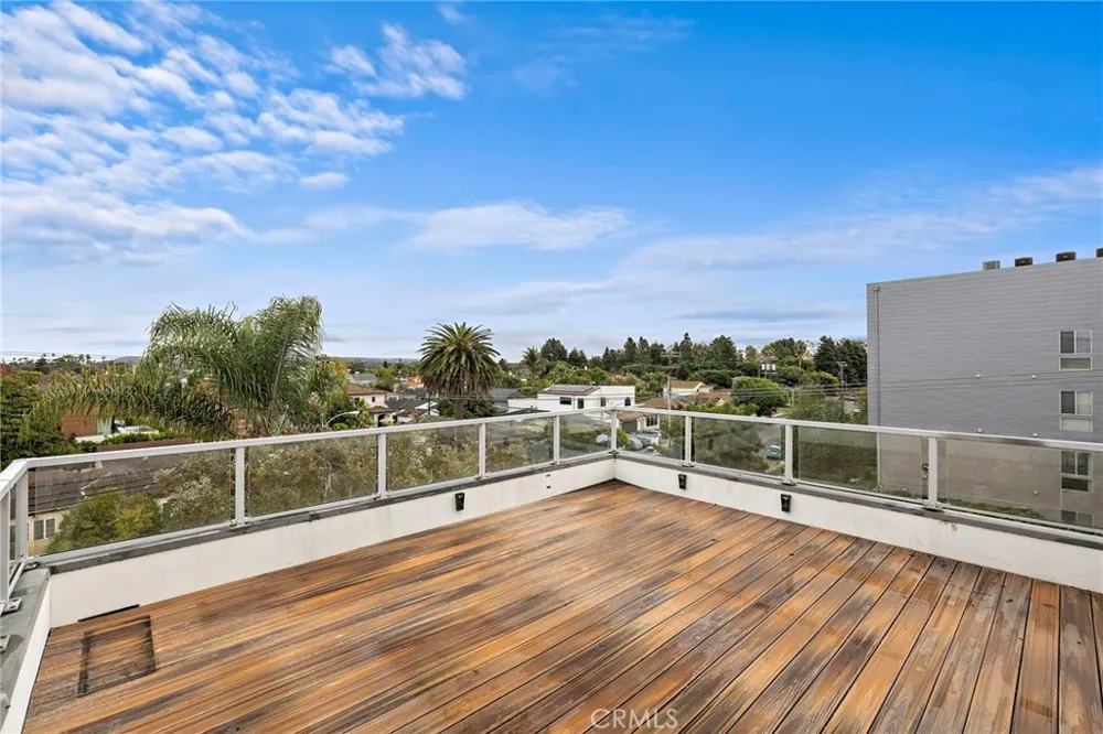 4151 Redwood Avenue #106 Los Angeles, CA 90066
