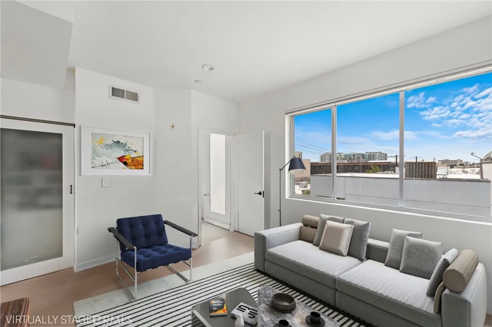 4151 Redwood Avenue #106 Los Angeles, CA 90066