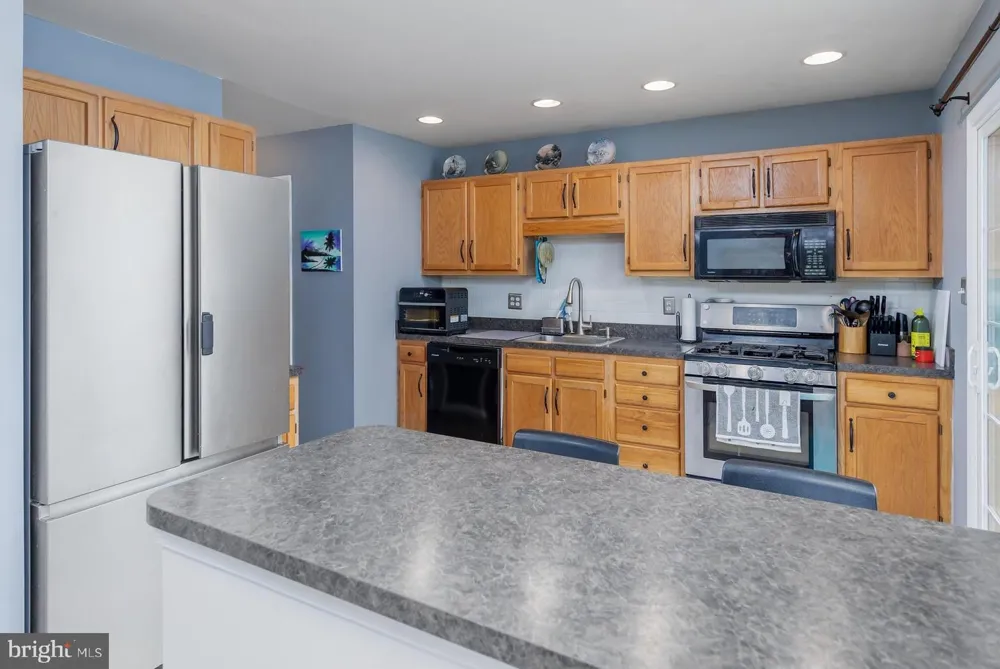 701 TANGLEWOOD DRIVE Sicklerville, NJ 08081