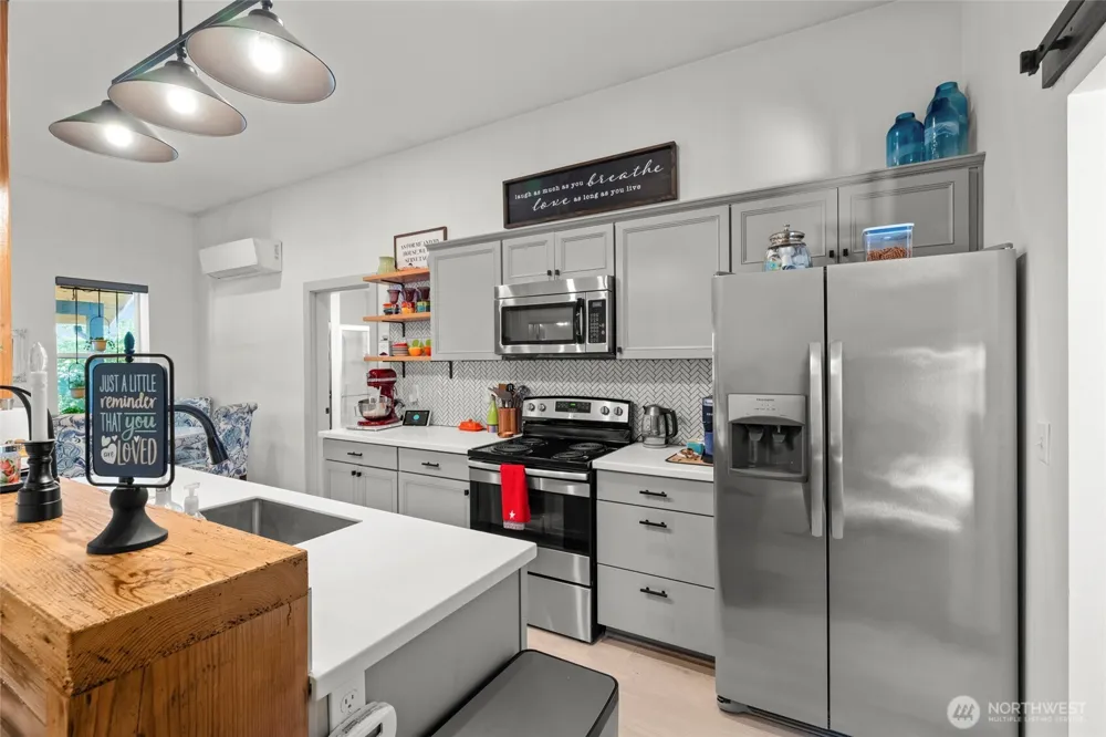 698 6th Avenue W Tenino, WA 98589