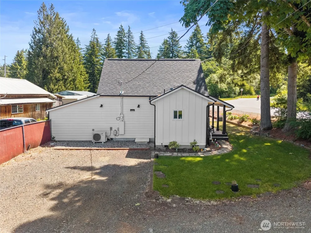698 6th Avenue W Tenino, WA 98589