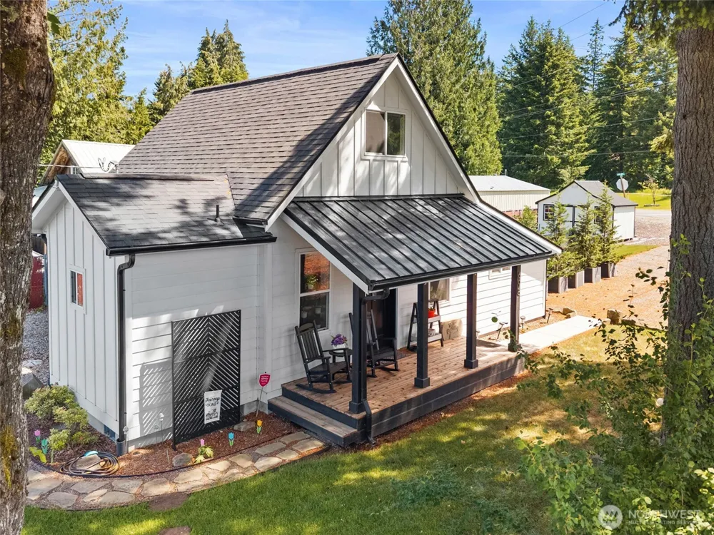698 6th Avenue W Tenino, WA 98589