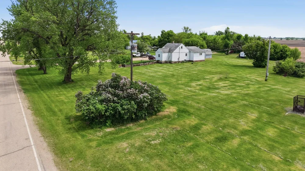 204 EAST ST S Stirum, ND 58069