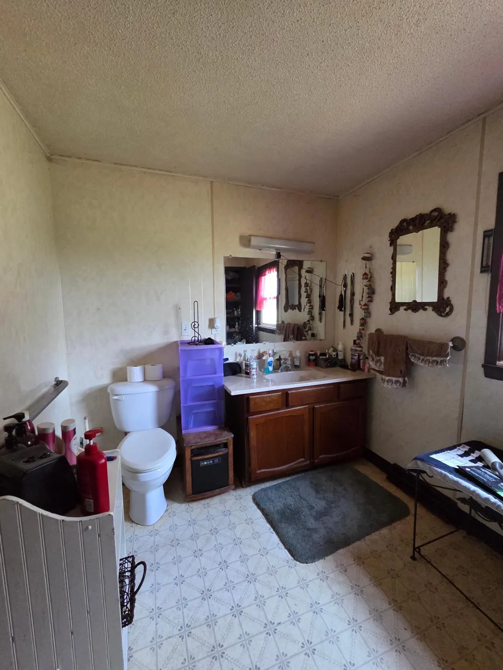 204 EAST ST S Stirum, ND 58069