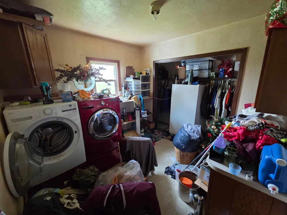 204 EAST ST S Stirum, ND 58069